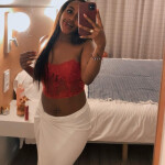 Morena Melanie - Hola chicos soy nueva en la ciudad! Me llamo Melanie soy colombiana tengo 25 años y