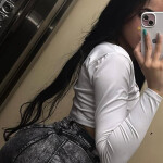 Camila joven delgada y
