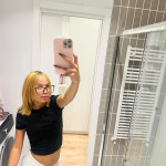 Sara - Hola soy jovencita en Betanzos 19 años con ganas de de disfrutar para más información hablar 