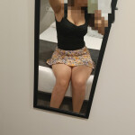 Jovencita latina - Hola amores estoy poraqui escríbeme y hablamos !