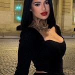 Hermosa chica solo SALIDAS