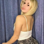 SOLITA EN CASA MUJER GUSPISIMA EXQUIDITA ALEGRE