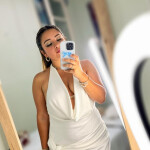 Latina cariñosa - Hola mi nombre es Natalia tengo 24 años eh llegado recién a Barcelona soy una chic