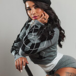 EMILY - Me gusta luchar por mis sueños y conocer personas nuevas e interesantes. Hablo además de esp