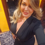 Kenya hermosa masajista terapéutica madura experta