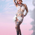 Kristal española - Hola soy Kristal masajista española de 25 años. Mi hermoso cuerpo totalmente tatu