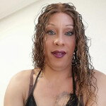 Masajista - Chica mulata disponible masajes con el mas feliz de los llámame estoy en vallecas entrev