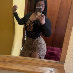 Li latina bella - Chica latina venezolana encantadora bella con unas curvas exsoberantes con que lla