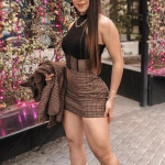 EN ELCHE SOY PAOLA DIVERTIDA ENCANTADORA Y SIEMPRE DISPUESTA A COMPARTIR.