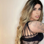 Exótica Latina Tatuada
