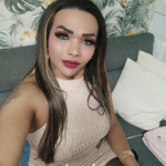 Trans mulata brasileña guapa completita pareja