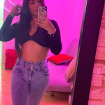 Hermosa femenina chica trans por primera vez