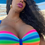 Valesca - Mi nombre es valesca chica trans de s curvas estoy por aquí para compartir contigo parte d