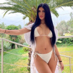 Scarlet - Soy una chica muy sencilla y espontánea, de y ojos , que busca un chico de buen corazón y