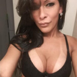 SIMONE BRONZE Morenaza completa bella educada sin engaños