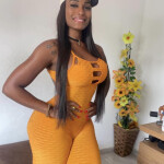 Morena de piel suave chica trans guapa