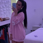 Chica trans y chica españolas en el ejido muy agradables para