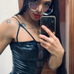 Jimena morena latina nueva en la ciudad
