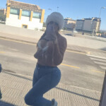 ALEJA CHICA COLOMBIANA MUY ATENTA