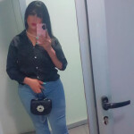 Chica trans árabe bien femenina