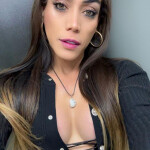TRANS EN RUBI FEMENINA Y CARIÑOSA