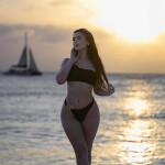 Jovencita y muy simpática con un cuerpo increíble