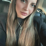 Dulce jovencita atractiva y angelical