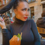 Carla webcamer española tatuada morena