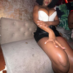 Online Novedad Videollamadas. Africana jovencita Hablame