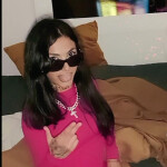 Yasmin - Hola chicos soy una chica de 25 años soy simpática me gusta aser cosas nueba y tener nuebos