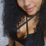 BELLA MORENA DE OJOS VERDES