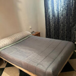 Se alquilan habitaciones a chicas.