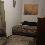 HABITACIÓN CON CAMILLA BUENA ZONA ARCO DE TRIUNFO SE TRABAJA DIA -NO VIVIR 140 LA SEMANA