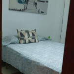 Se ofrece plaza para chica que tenga ganas de trabajar buenos piso
