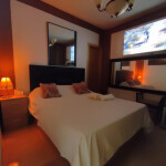 Jacuzzi-Horas - Disponible habitaciones en casa reformada.. Cuenta con matrimonial baño completo con