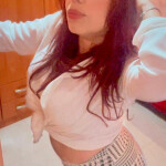 Soy todo un encanto ven a conocerme.brasileña