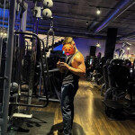 Alejandro - Soy un joven de 27 años educado, guapo, elegante y muy dispuesto a ofrecerte una experie