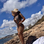 More - Hola soy una morena preciosa con ganas de conocerte y pasar un momento agradable escríbeme y