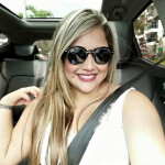 Linda española rubia con curvas super