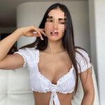 Joven e independiente camila