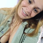 NOVEDAD ANA BUENAS CURVAS Y UNA SIMPATIA ARROLLADORA