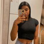 Karina morena delgada con clase