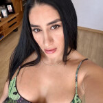 Ana venezolana - Me llamo Ana una guapa venezolana de piel de seda. Busco un chico para darle los me