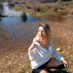 Cariñosa y Mirella - Hola mi nombre es Mirella soy una rubia de preciosas curvas cuerpo totalmente y