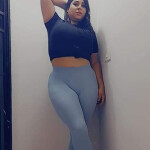Latina morena voluptuosa llena de ganas de