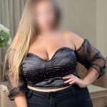 Una hermosa mujer plus despampanante.
