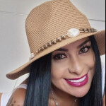 Cuerpo de guitarra Antonella bella colombiana!!