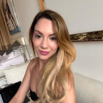 Selina - Hola Espero conocer gente especial y que lo pasemos muy bien.