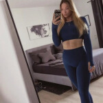 HOLA SOY ADRIANA SOY NUEVA EN BARCELONA ESPERO CONOCERTE PRONTO PARA PODER PASAR UN BUEN MOMENTO PARA AMBOS TE ESPERO