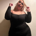Curvas reales rubia voluptuosa gordita rellenita novedad